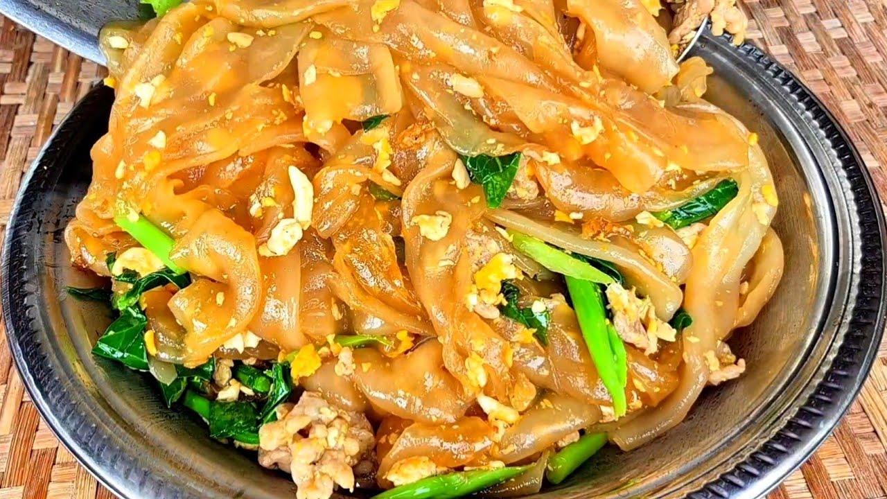 เส้นใหญ่ผัดซีอิ้ว เทคนิคผัดแบบนี้ไม่ติดกระทะ เส้นเหนียวนุ่ม หอมอร่อยรสชาติดี ใครๆก็ผัดได้ด้วยวิธีนี้