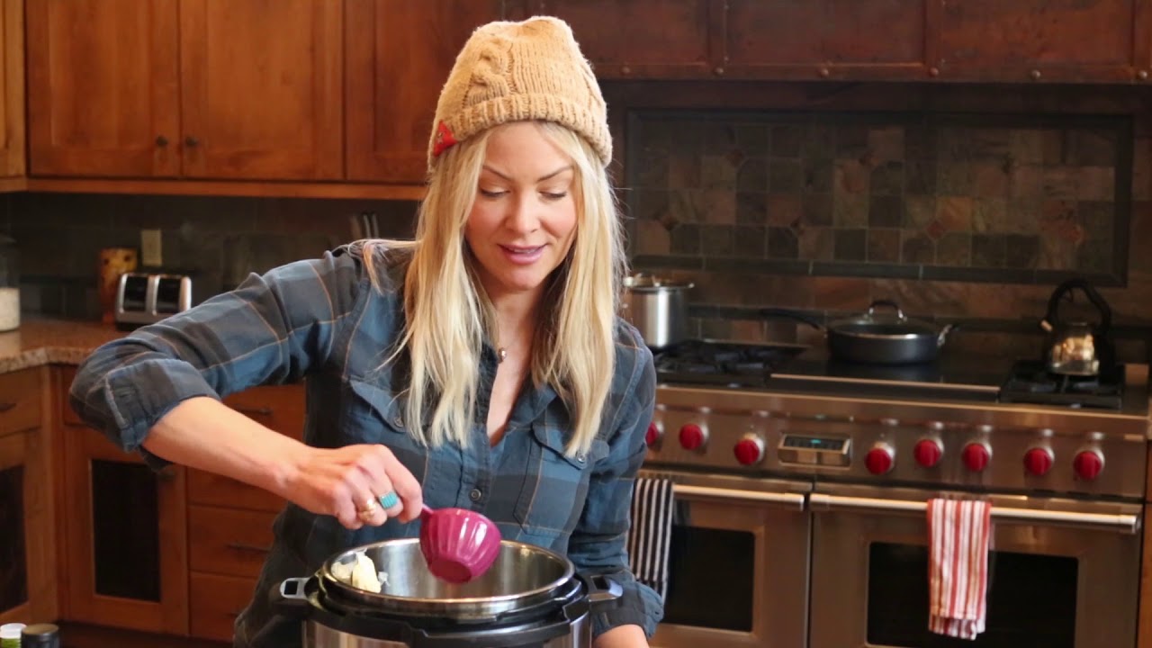 “The Perfect Autumn Beef Stew” Presented By The Sweet Life By Brittany + Cynthia Daniel