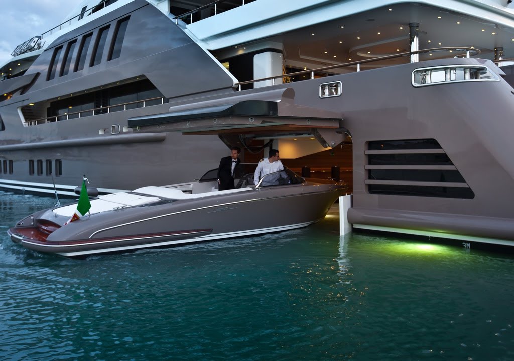 SUPER IATE J'ADE | CRN YACHTS - BOAT SHOPPING