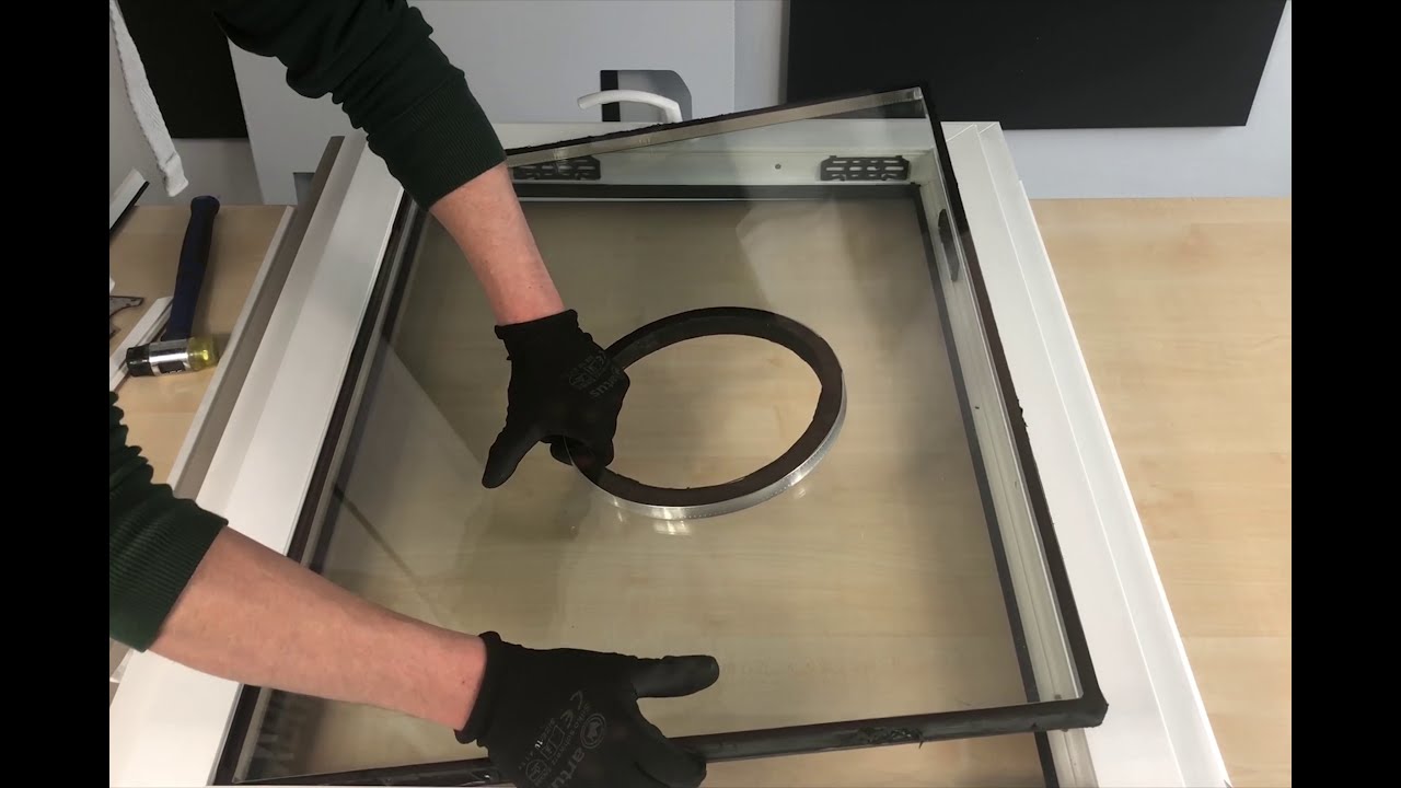 Katzenklappe selber einbauen | Fenster ausglasen mit ™Haustierklappe.de 🐈