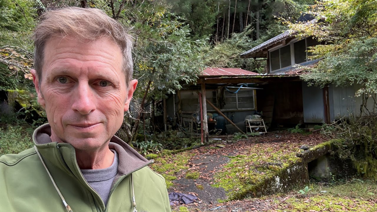 Returning to a Village Where Everyone Is Gone - Retiring in Japan