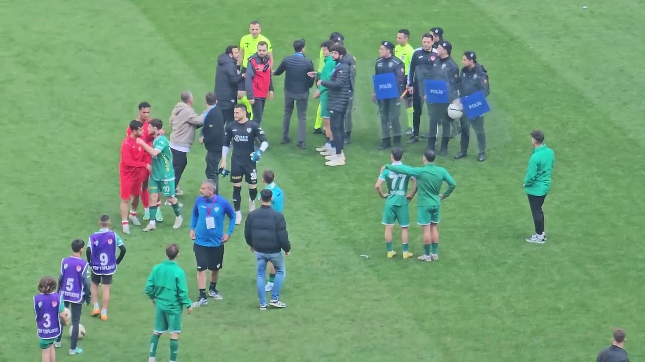 Bursaspor 2-2 Serik Belediyespor (Maç sonu hakeme büyük tepki)