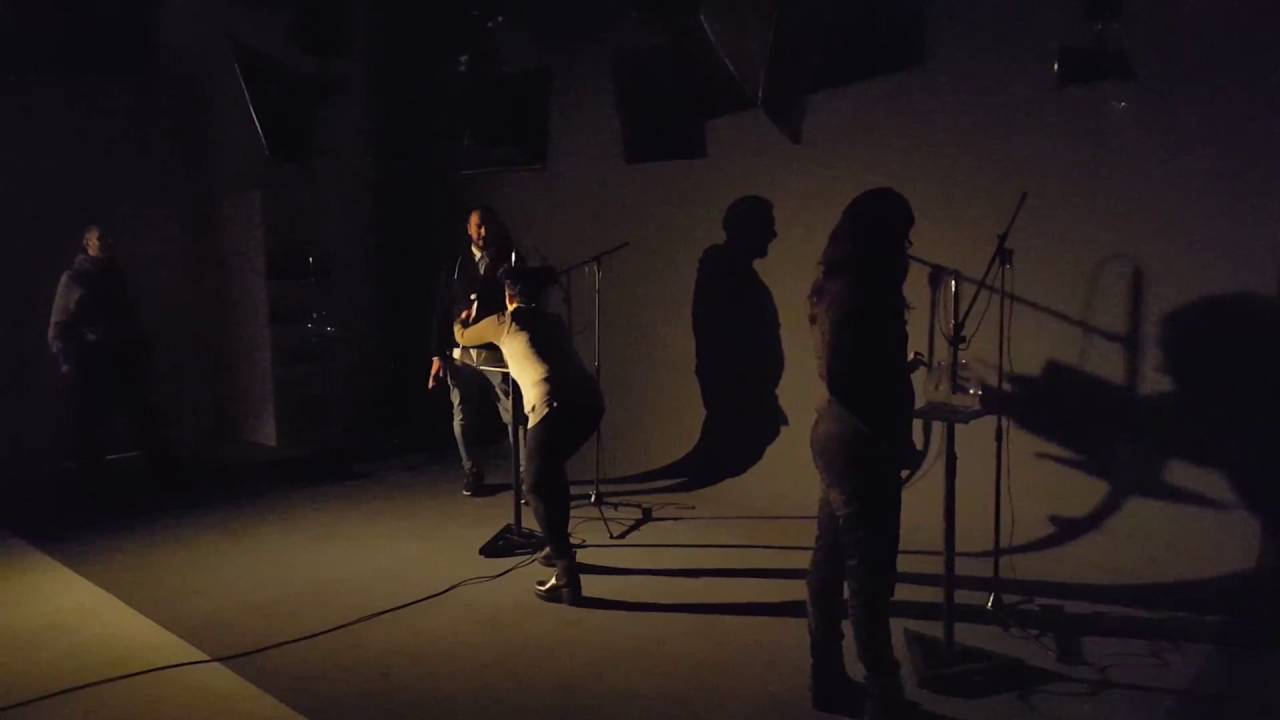 Emty Vessels de Alvin Lucier, 1997 (reinterpretación)