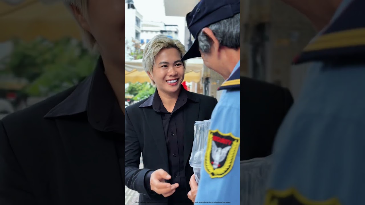 KB | The CEO Brings the Security Guard Water Every Day ❤️ #KindBoss #Kindness #YouTubeShorts #viral