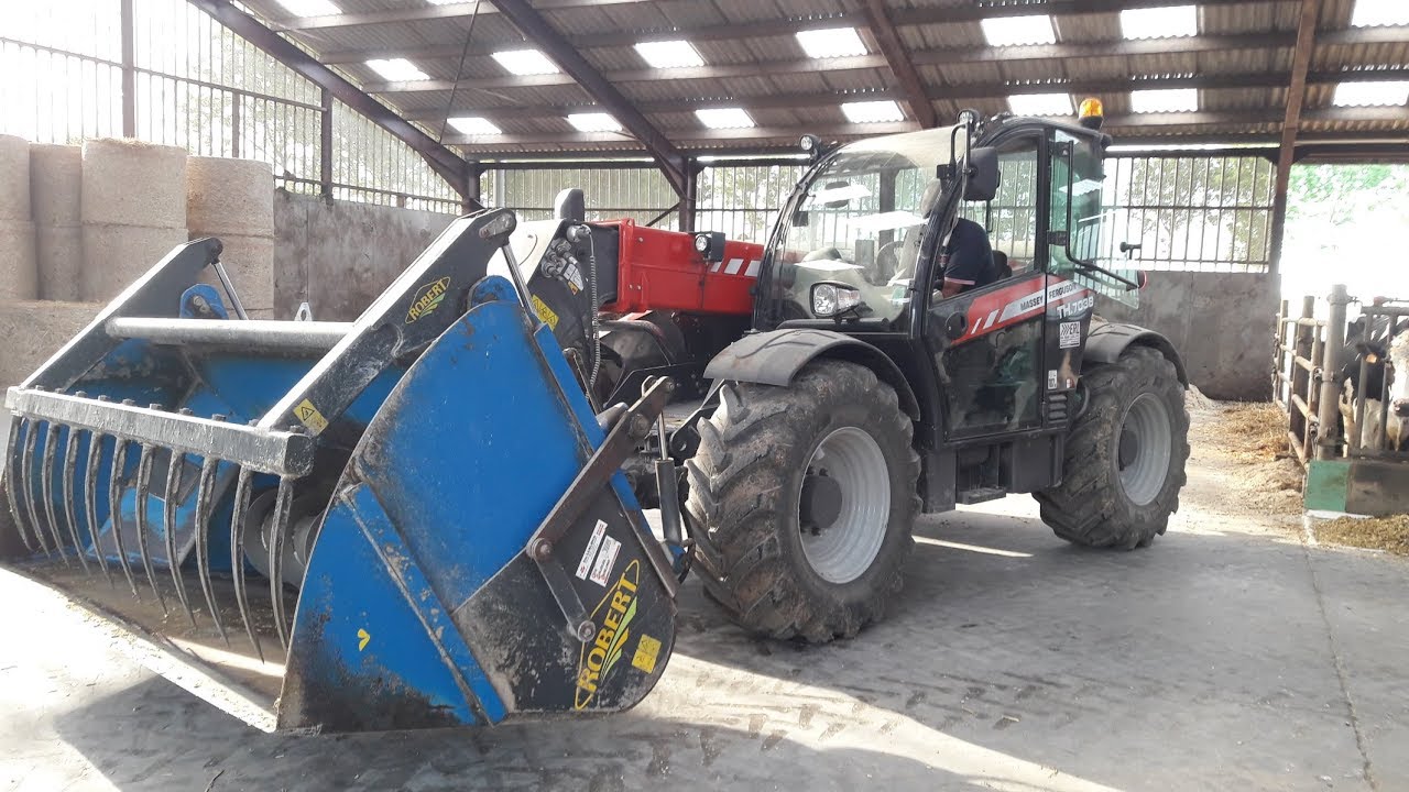 Une matinée à l’alimentation des vaches laitière l Massey Ferguson l