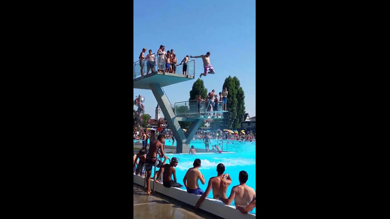 Schwimmbad bombe vom 5 meter Sprungturm