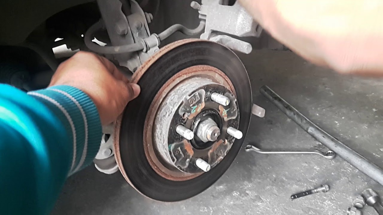 How to change Mitsubishi Mirage G4 brake pad
