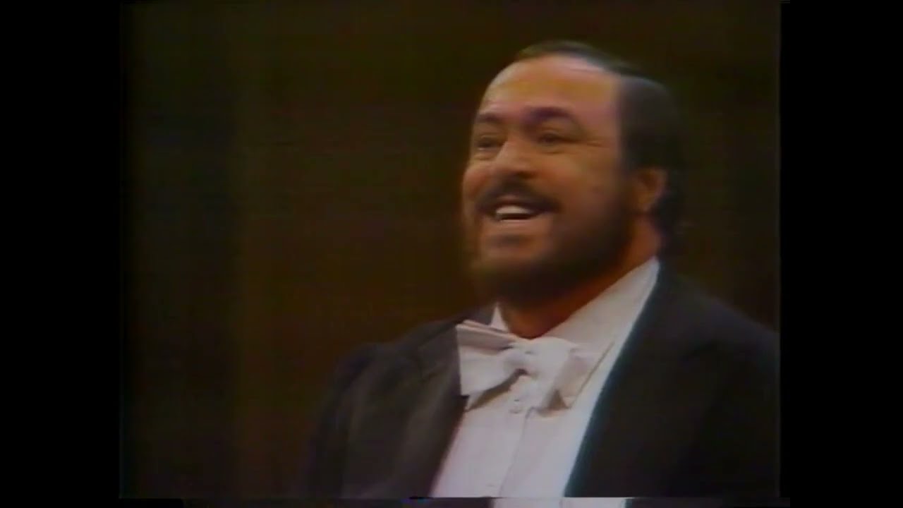 Luciano Pavarotti in 1980 Gala of Stars sings Aida