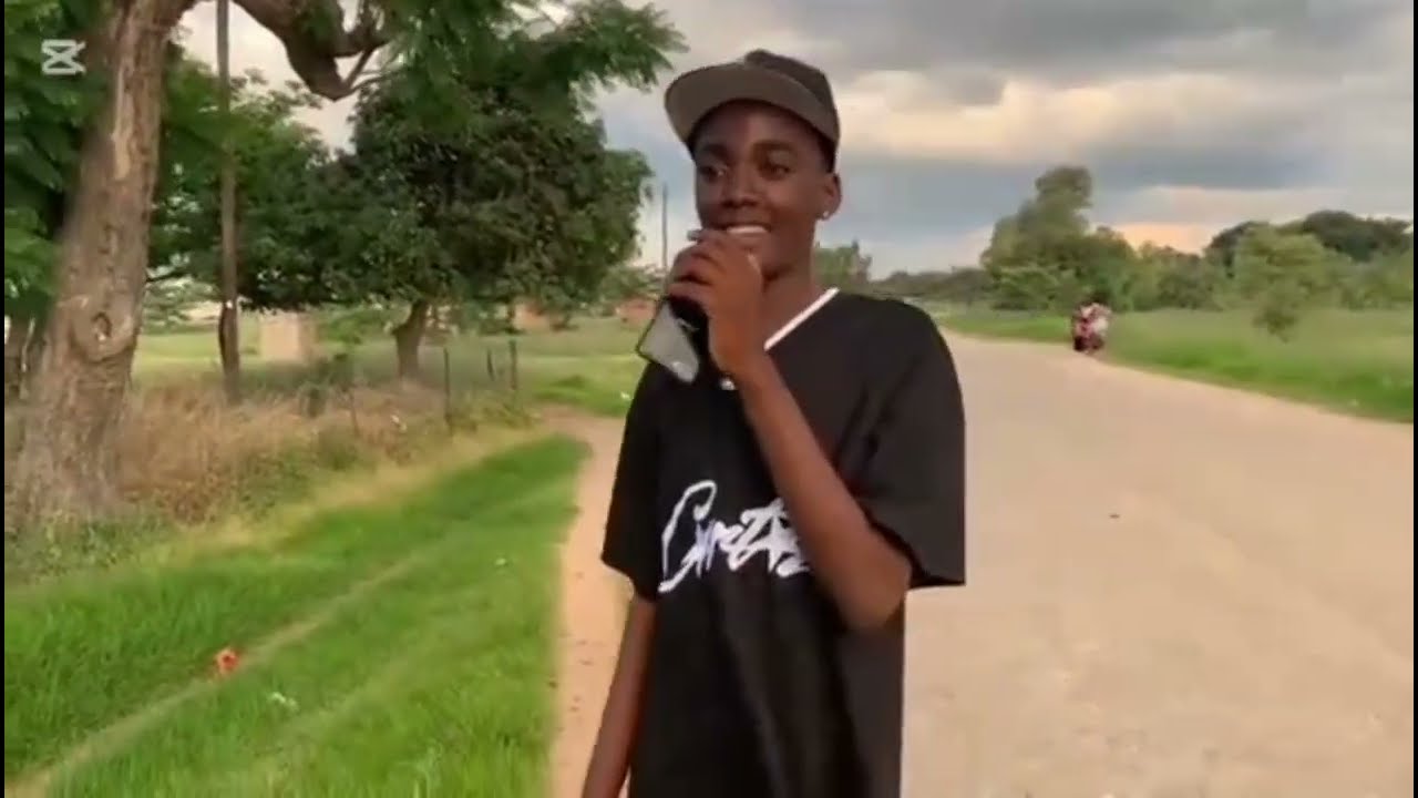 I Tried This Banana Prank in Zimbabwe 😂🇿🇼@zimedition ( moms was nt in è mood😅💔)