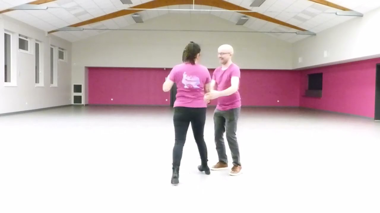 CK Danses   Chachacha   Derrière la cavalière