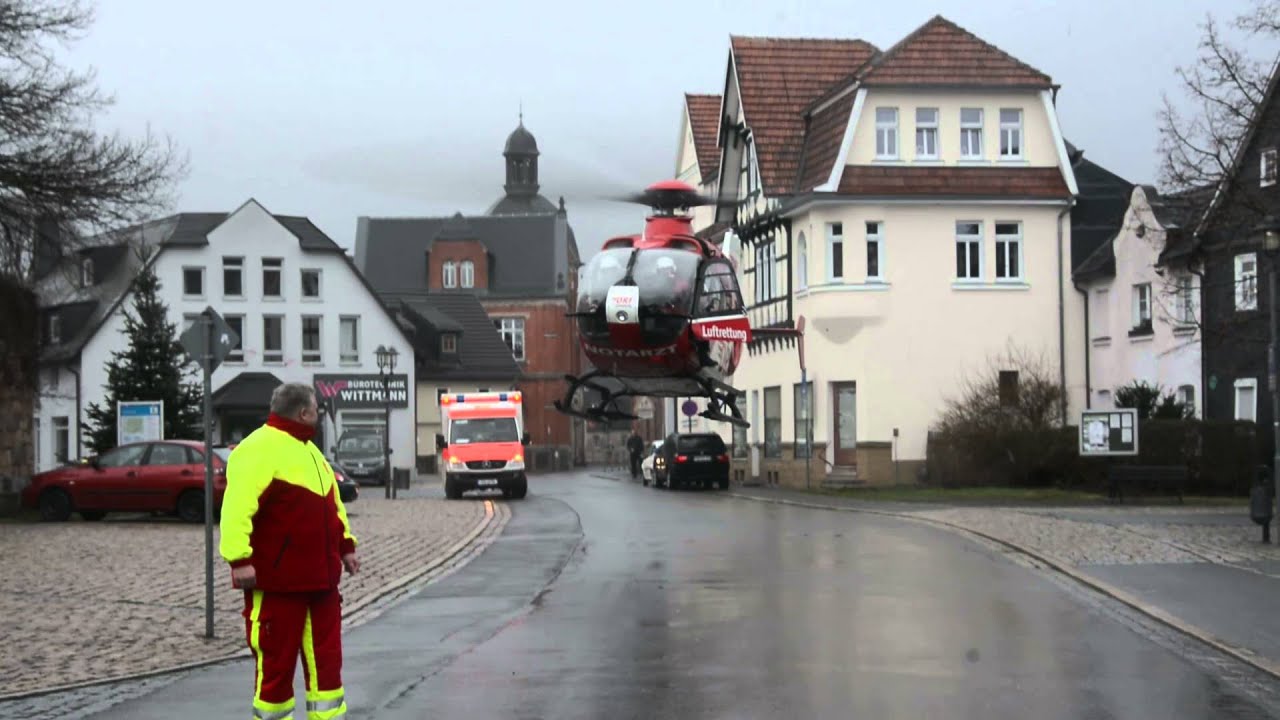 Notfalleinsatz Rettungshubschrauber Christoph 60 in Sonneberg-Oberlind - 13.12.2015