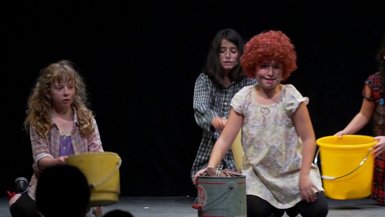 Annie Musical in Russian