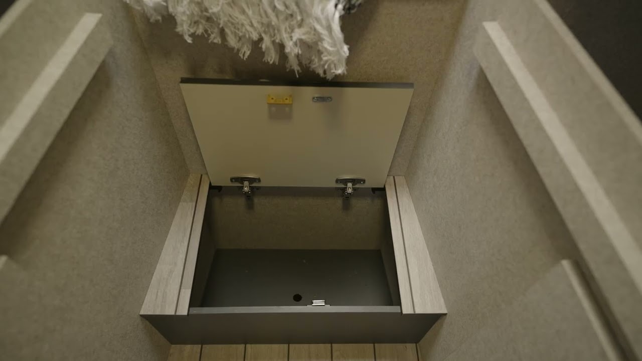 McLouis - 300 SERIES – SLEEPING AREA | Technical video