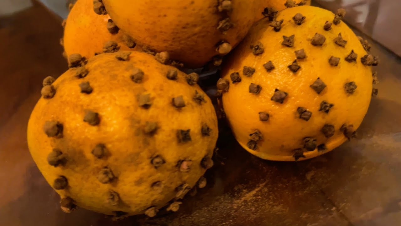 Making Orange Pomanders at the Gorgas House Museum