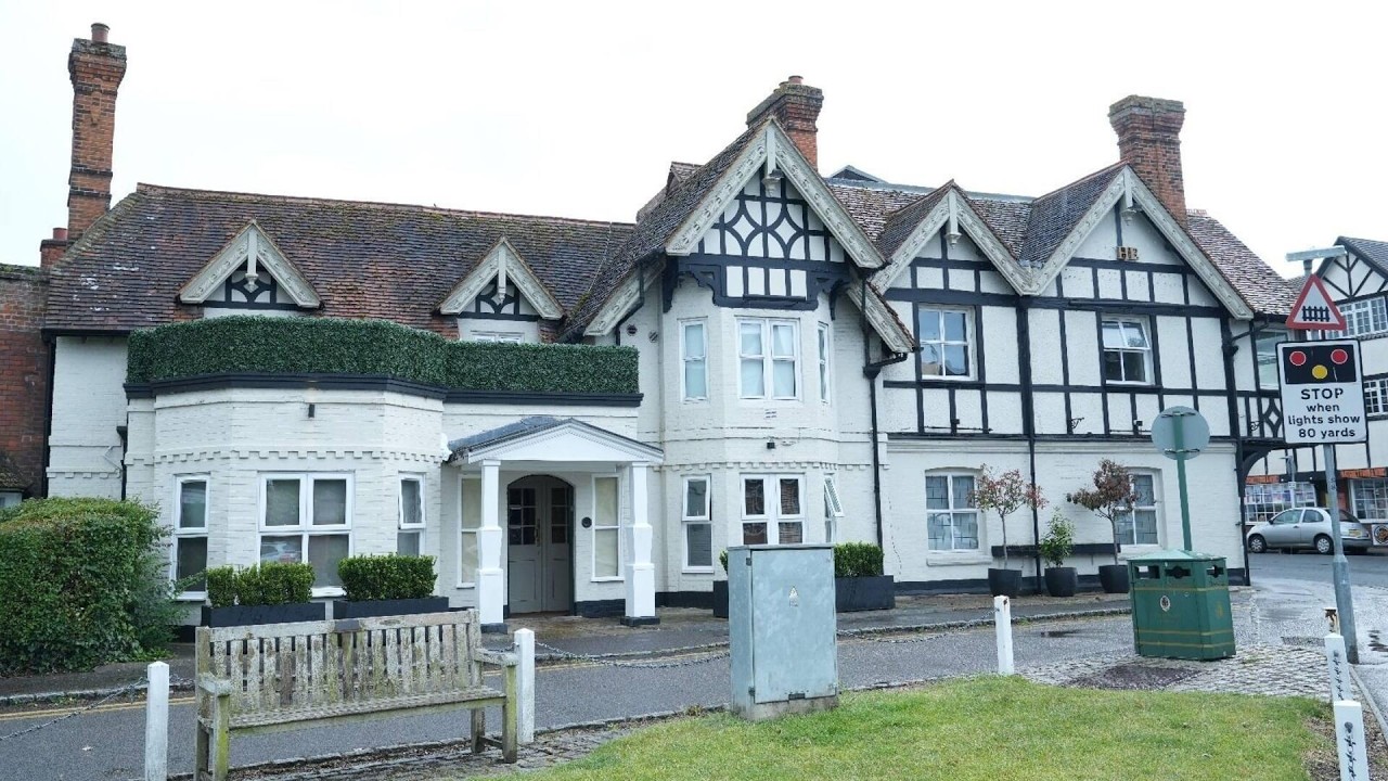 Hotel Manor - Datchet, Slough, United Kingdom | Travel With Kiara