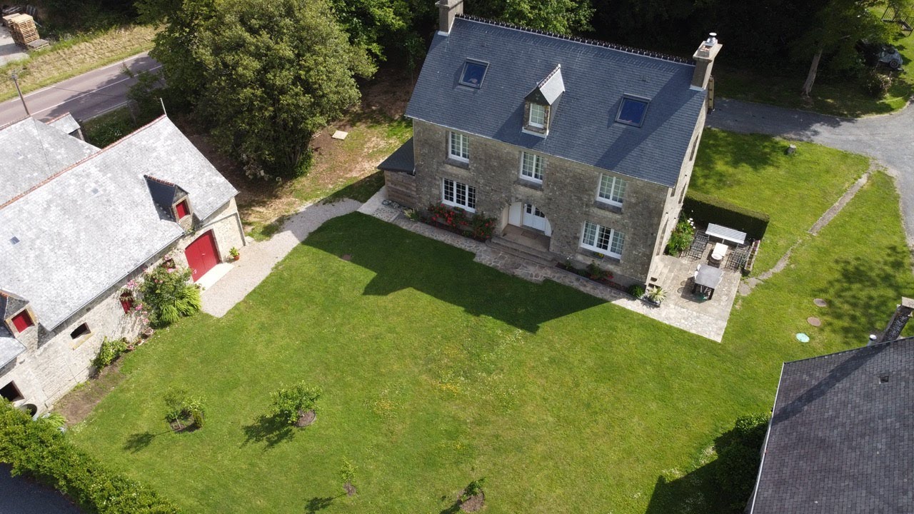Maison 145m2 avec dépendances et 1,9 hectares - YVETOT-BOCAGE