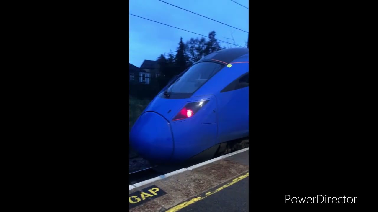Trains at Bowes Park ft tones from Great Northern and LNER Azuma also LUMO trains