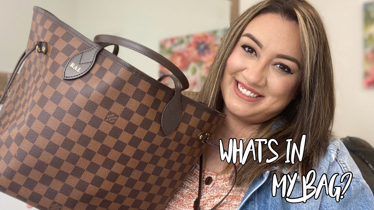What’s In My Bag?! Louis Vuitton Neverfull MM