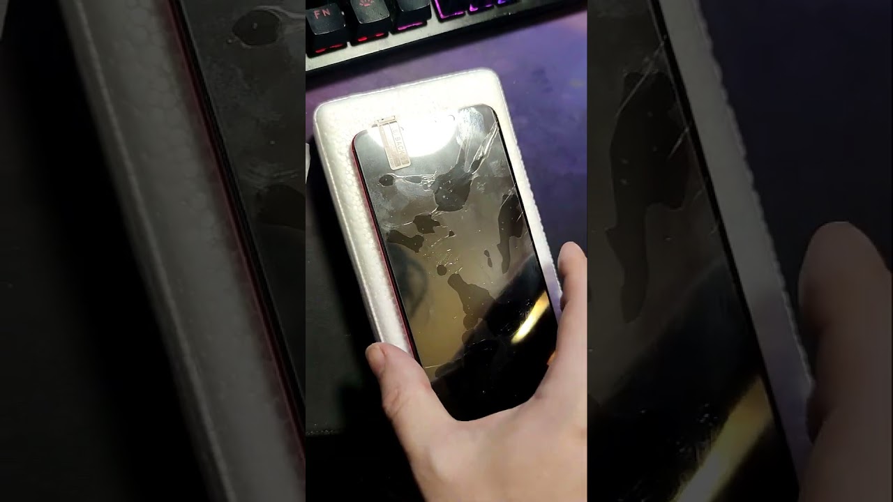 Решил поменять защитное стекло  😅
