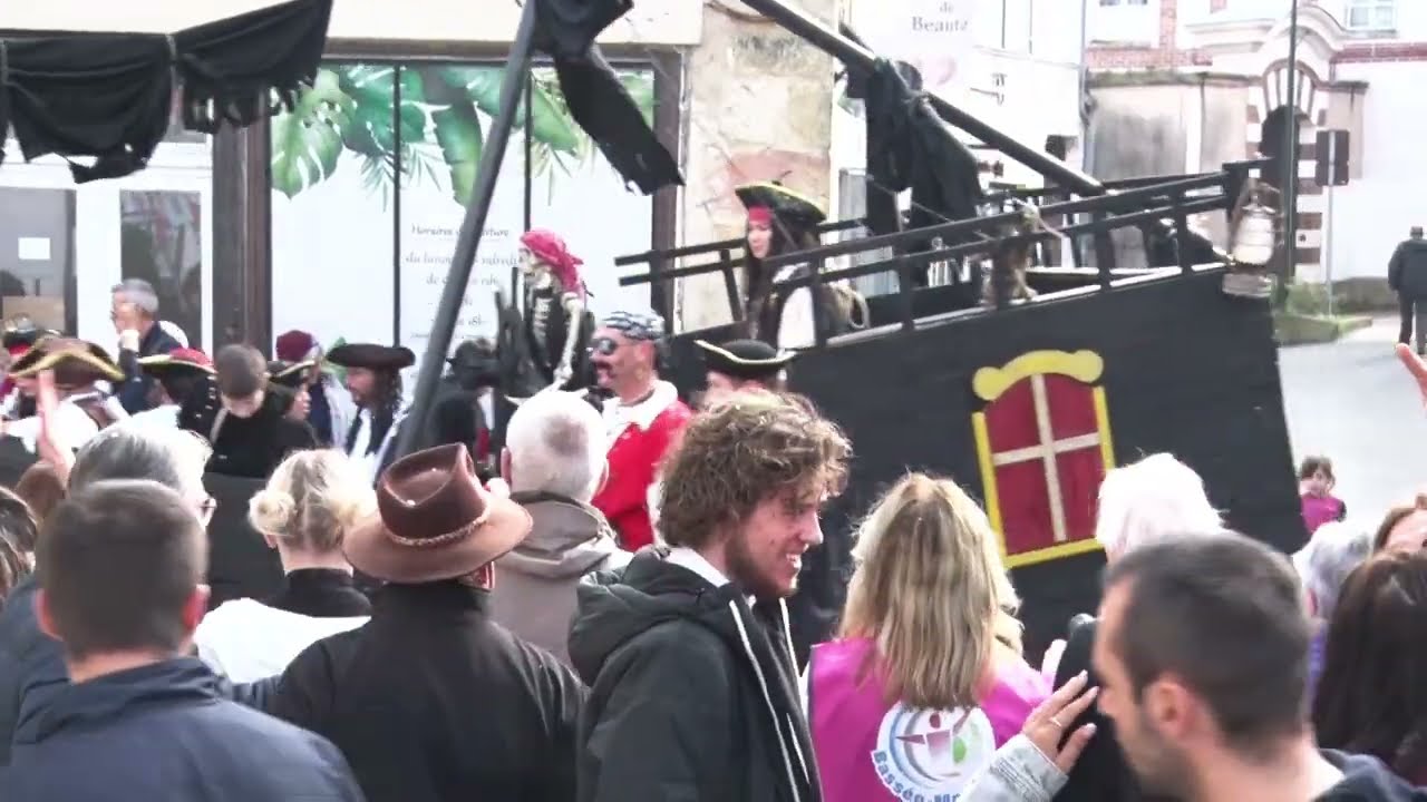 CARNAVAL 2025  à DONNEMARIE-DONTILLY ( ILE-DE-FRANCE ) : LE CHAR DE CESSOY-EN-MONTOIS