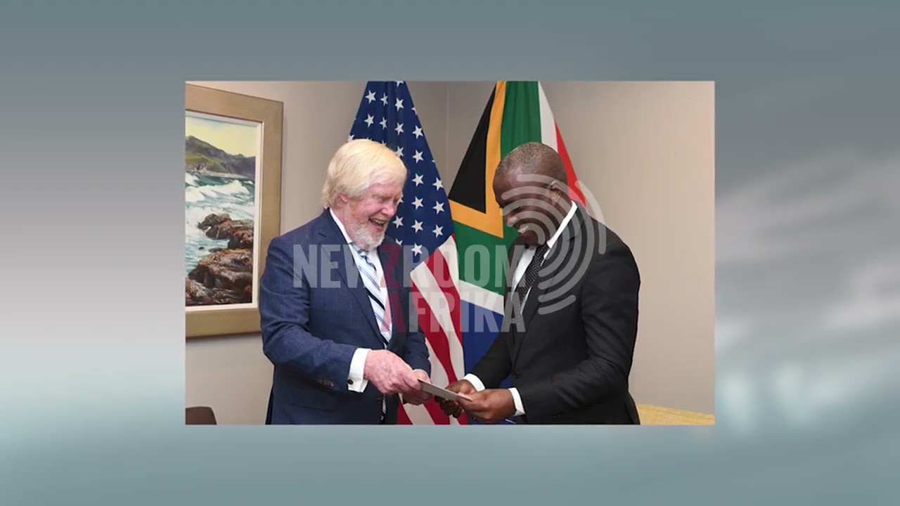 Молоби осуждает комментарий Бозелла.