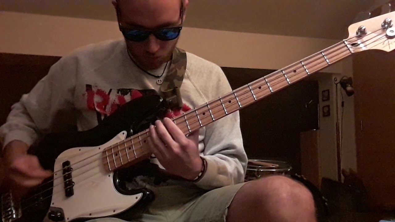 Never surrender - aurrerapenaren izenean. Bass cover.