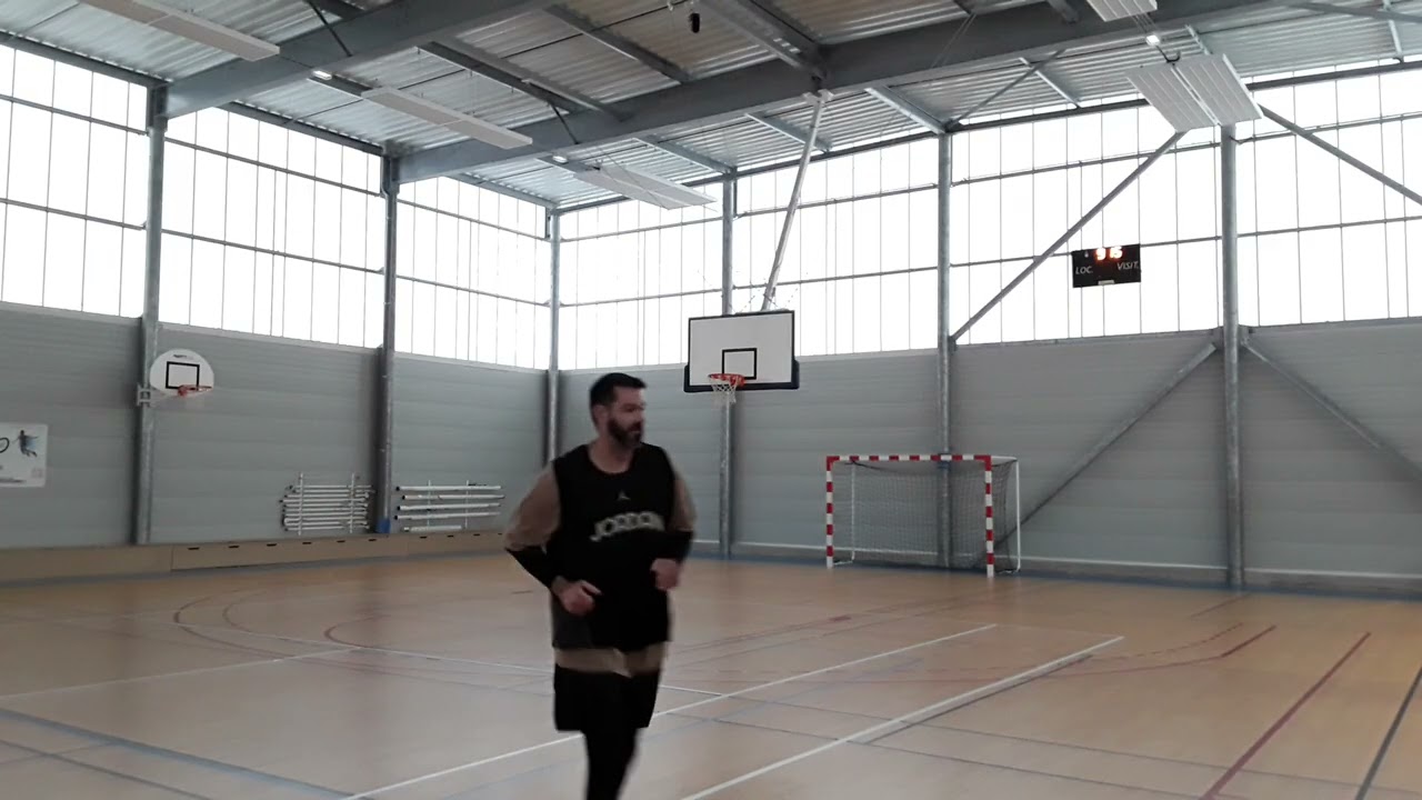 1864) 50/72 à 3pts 69% (200) 01/02/26 (93200)