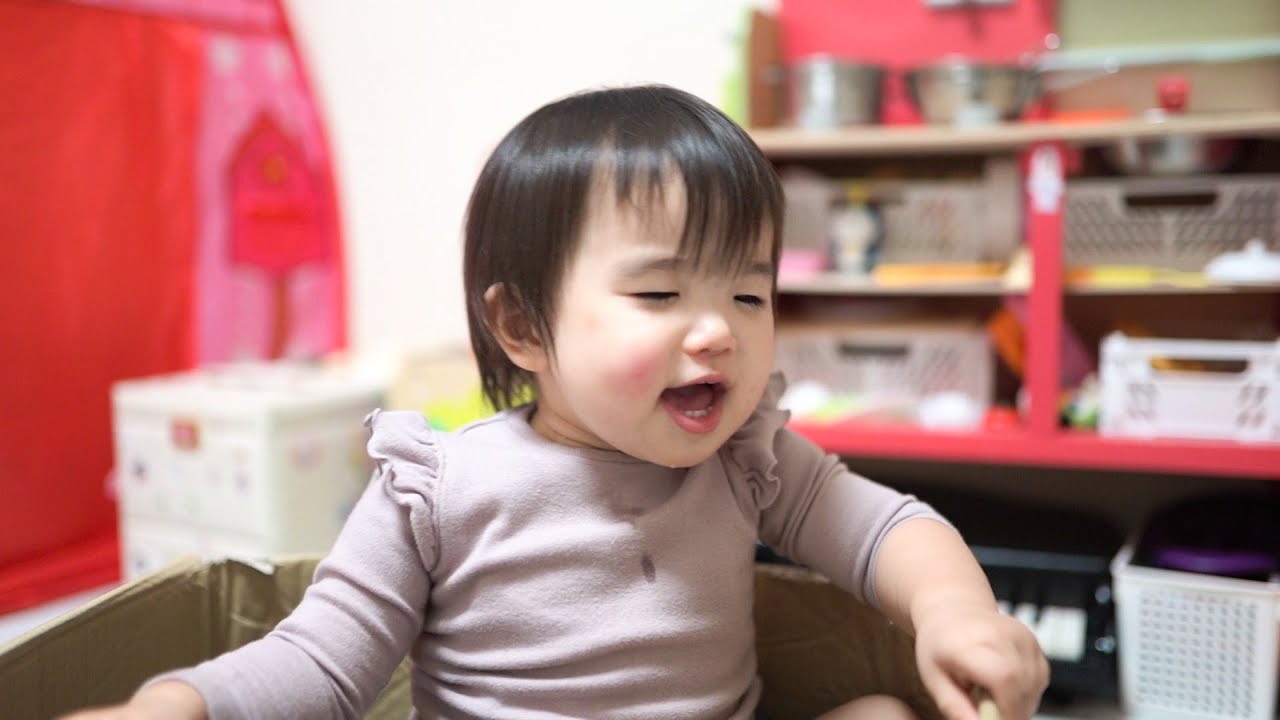 気分が良くなって歌い出すエマ
