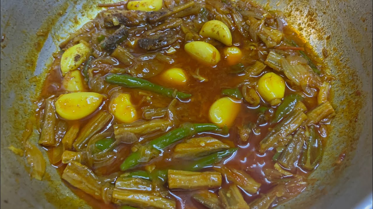 হোটেল স্টাইলে লইট্টা শুঁটকি ভুনা - Loitta Shutki Vuna Recipe-Dry Loitta Fish