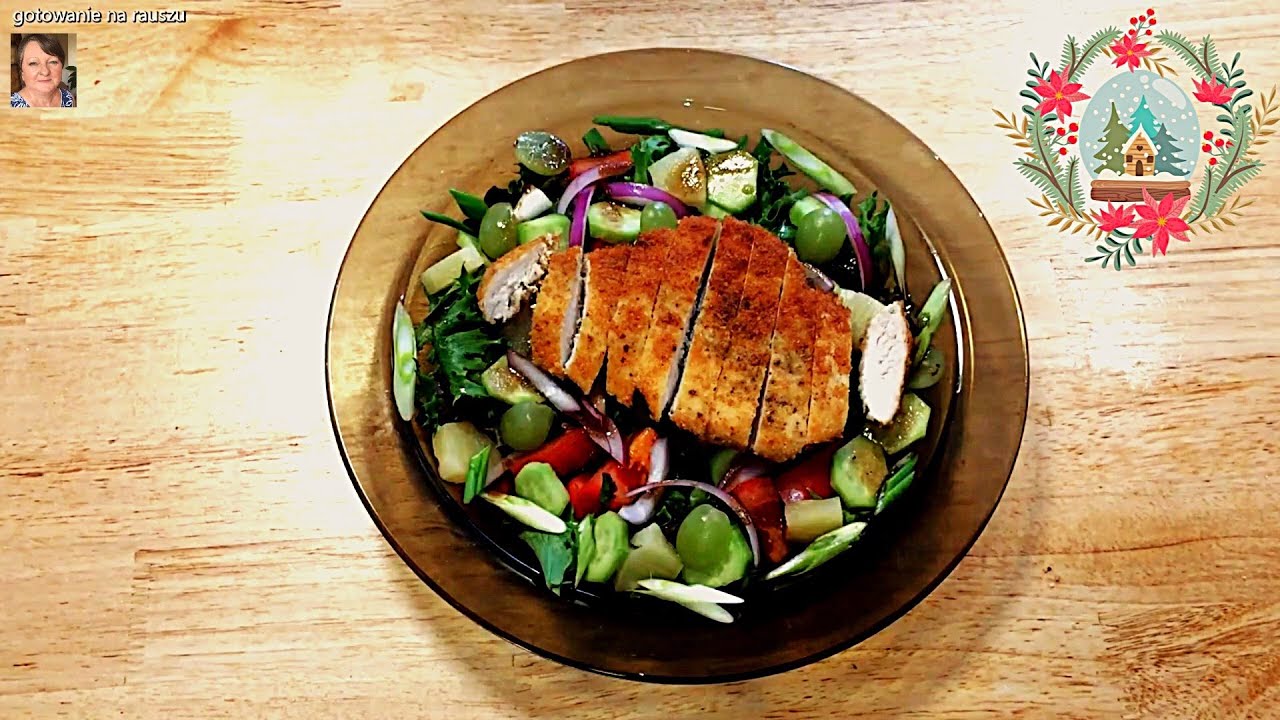 Kotleciki z Piersi Kurczaka Podane na Sałacie /Chicken Breast Cutlets Served on Lettuce.