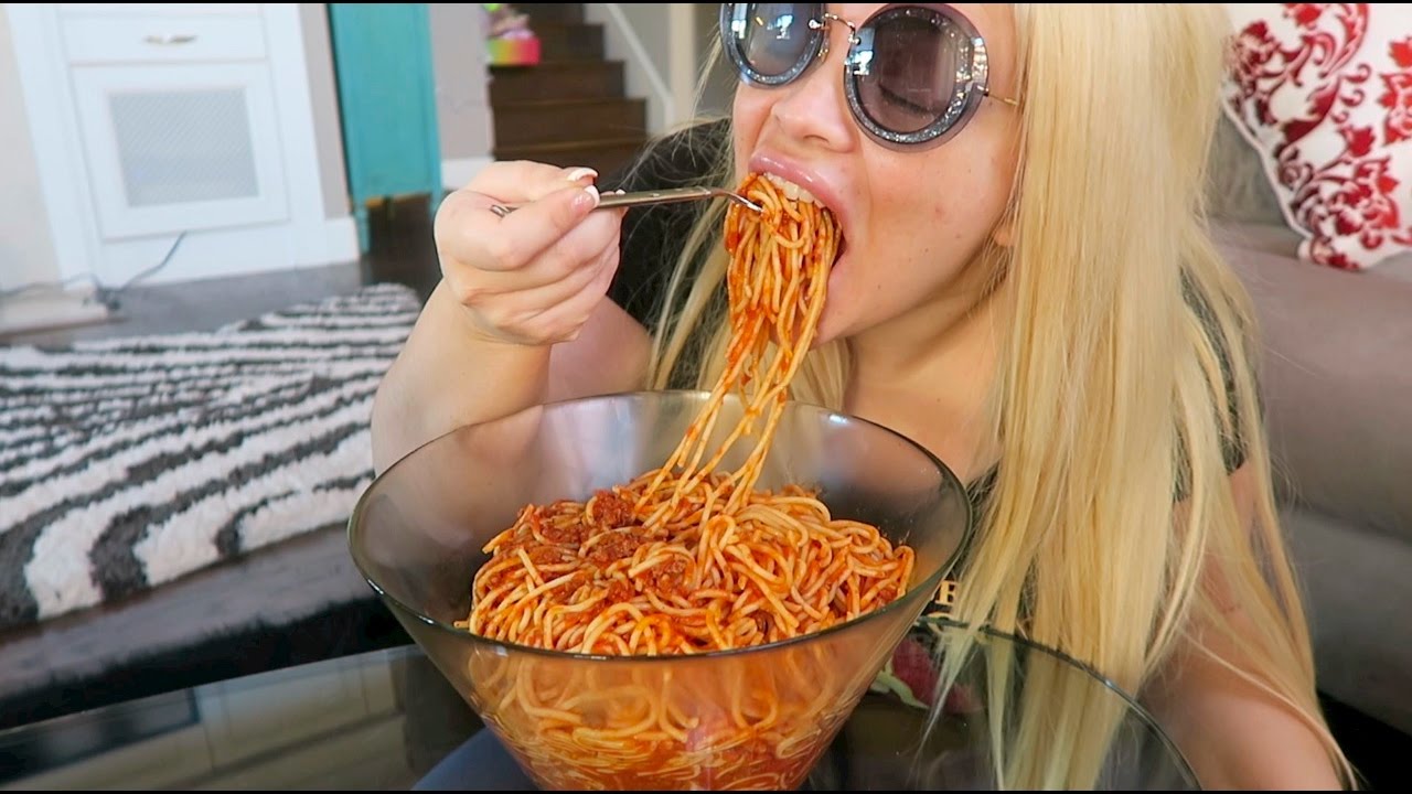HUGE BOWL of Spaghetti w/ Meat Sauce Eating Show (MUKBANG) | WATCH ME EAT!