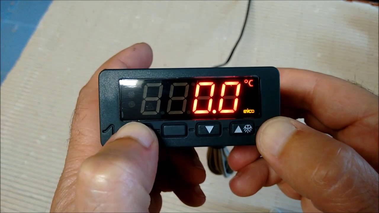 Settings on digital thermostat EVK203N7