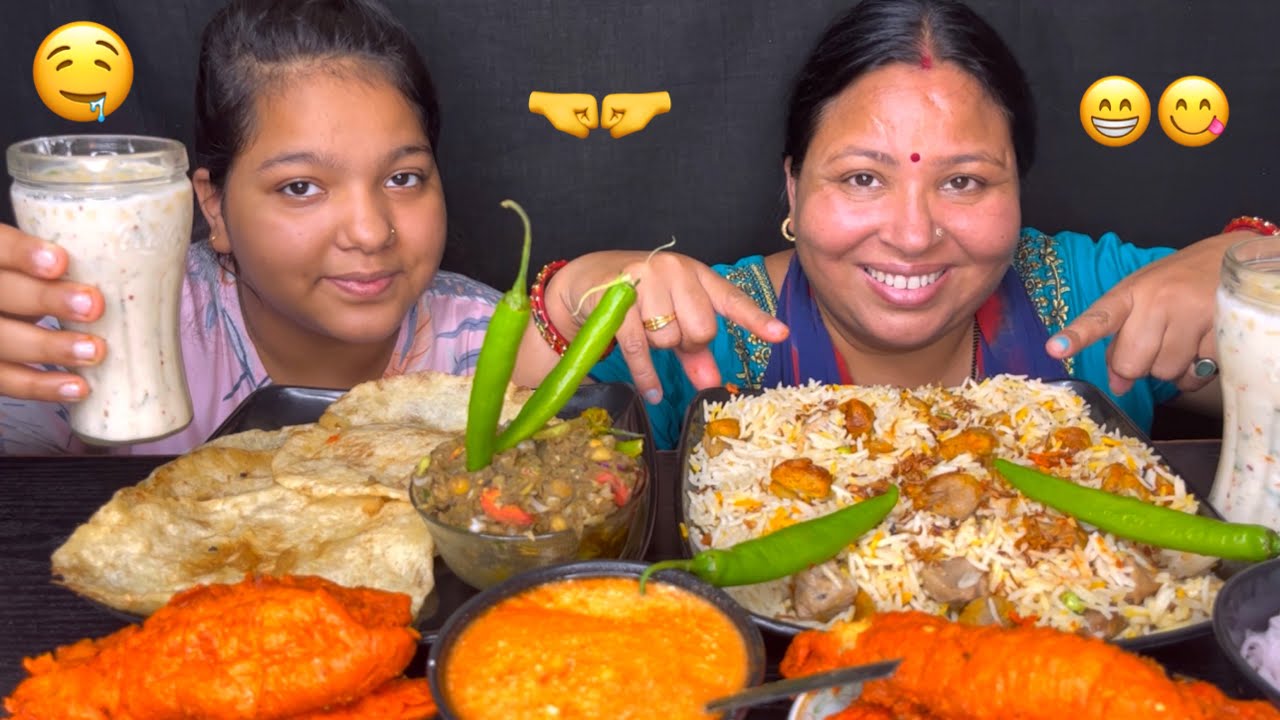 EATING 😋 CHOLE KULCHE, MASALA CHAAP, VEG BIRYANI, BOONDI RAYTA II MOTHER VS DAUGHTER II FOODIE GD