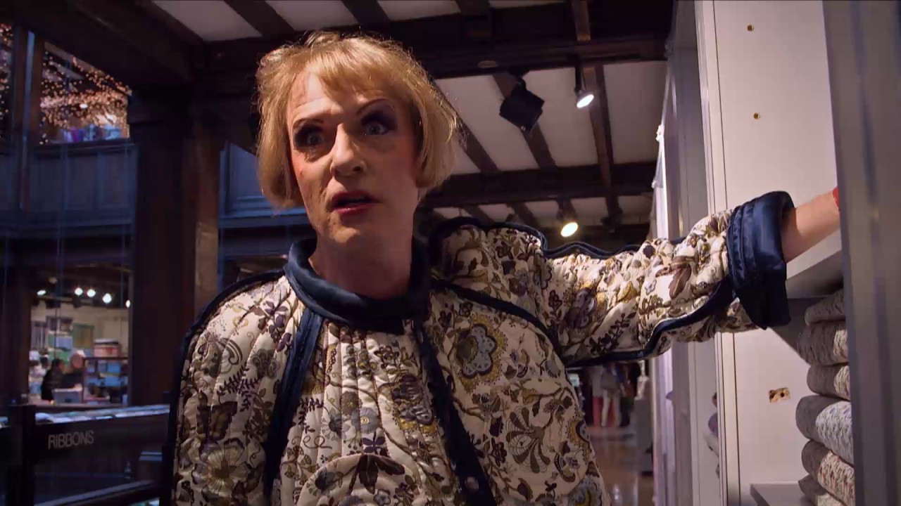 LIBERTY OF LONDON - DIETRO LE QUINTE