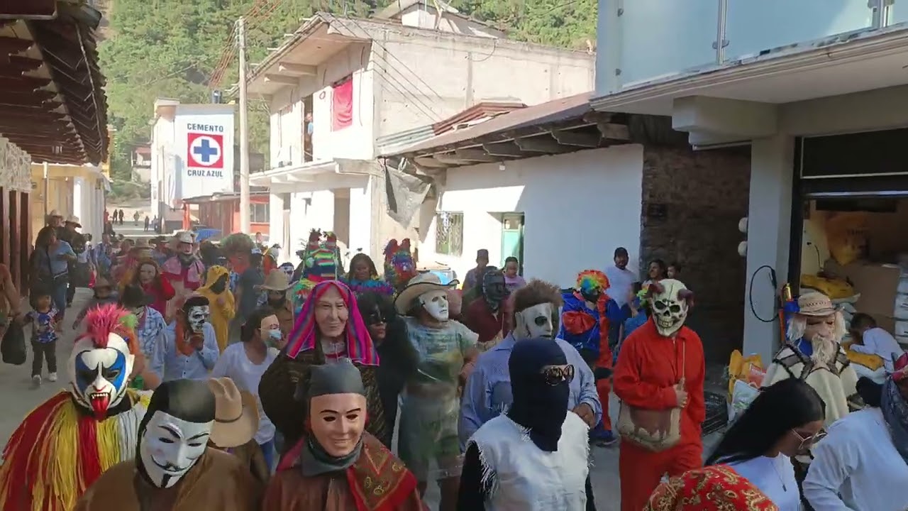 Lunes de Carnaval en Zontecomatlán #CarnavalZontecomatlán #LunesDeZacahuil #Zontecomatlán