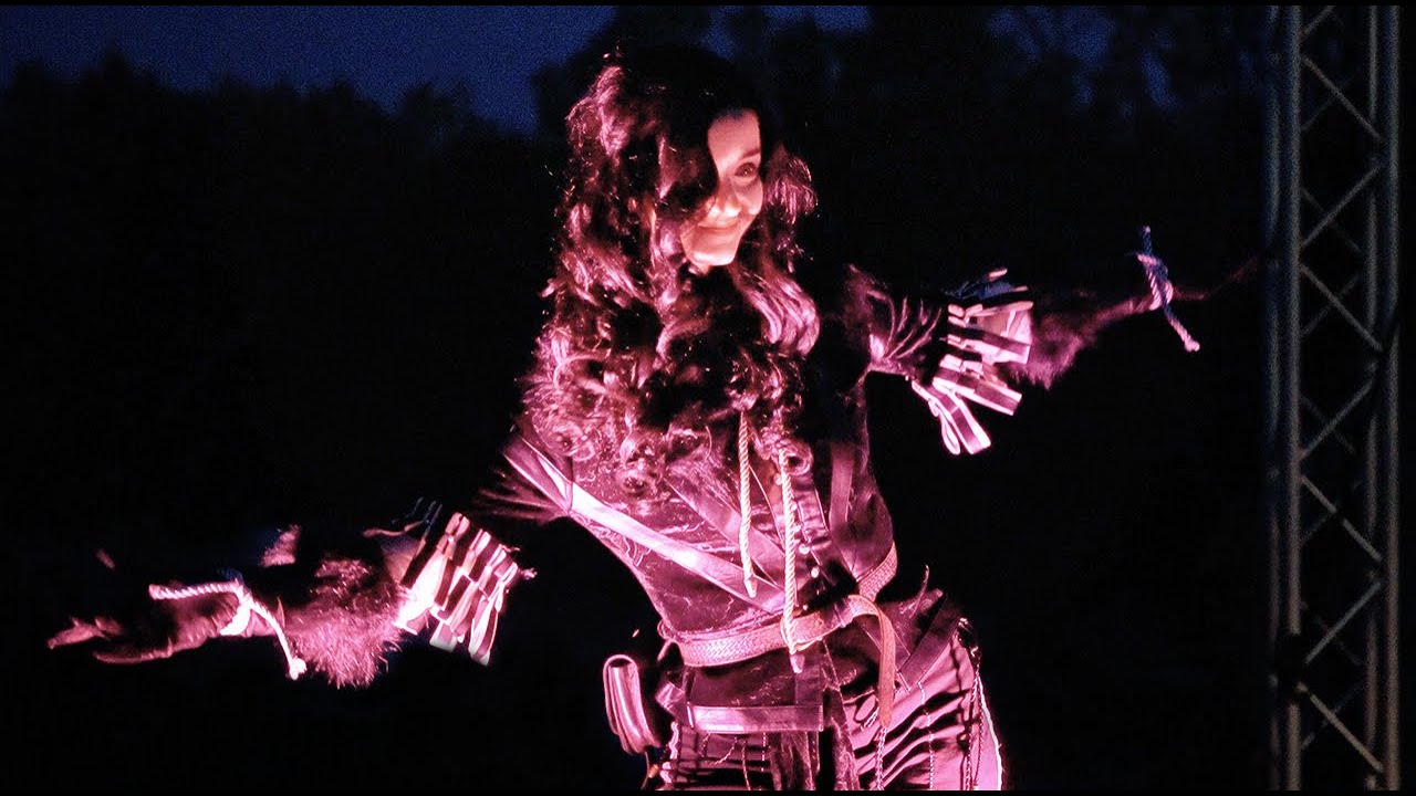 Deloraine - YENNEFER  (OFFICIAL LIVE VIDEO)