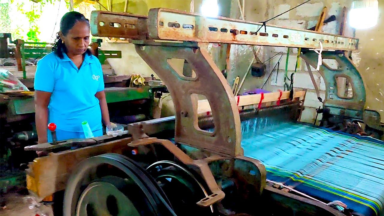 Inside a Hand Loom Weaving Factory | Unbelievable How These  Handloom Saree Made