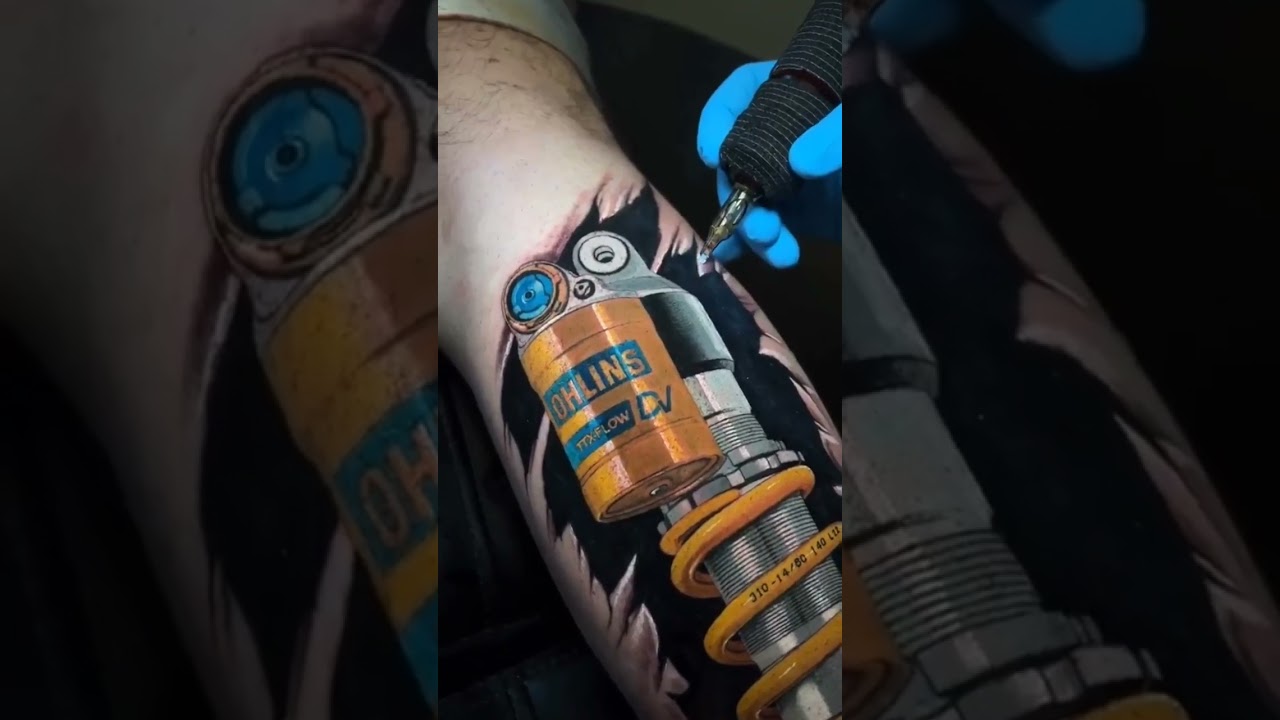 TATUAJE de FEN&Oacute;MENO ROBOT 🤖🔥 #tattoo #trending #viral #tattooartist #shortsvideo #arte
