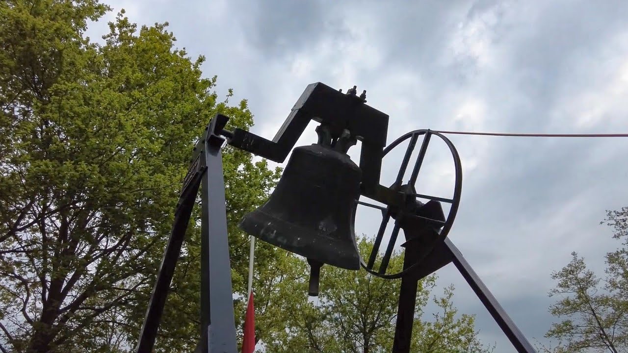 Utrecht, luidklok Herdenkingsmonument Fort De Bilt