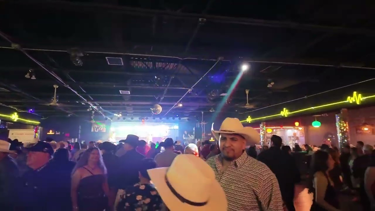 El Pávido Navido (los Armadillos el compa max)