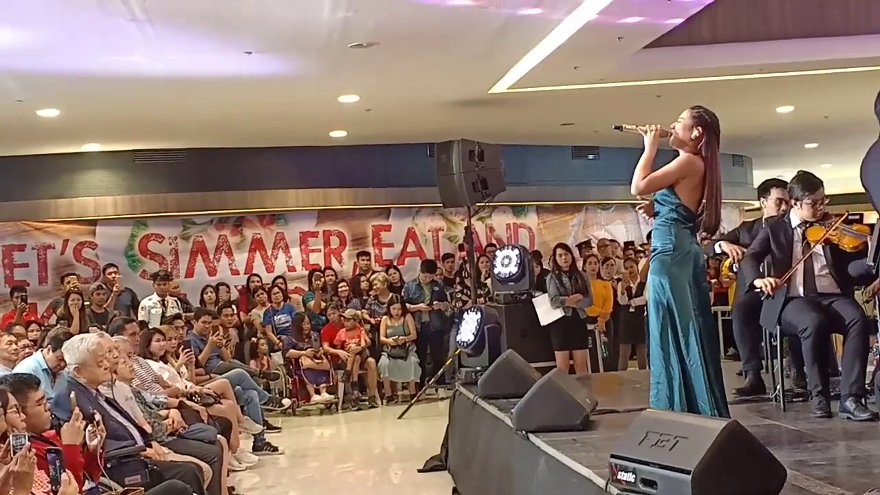 Halo - Morissette Amon (A Holiday Concert @ Robinsons Galleria) 12/08/2018