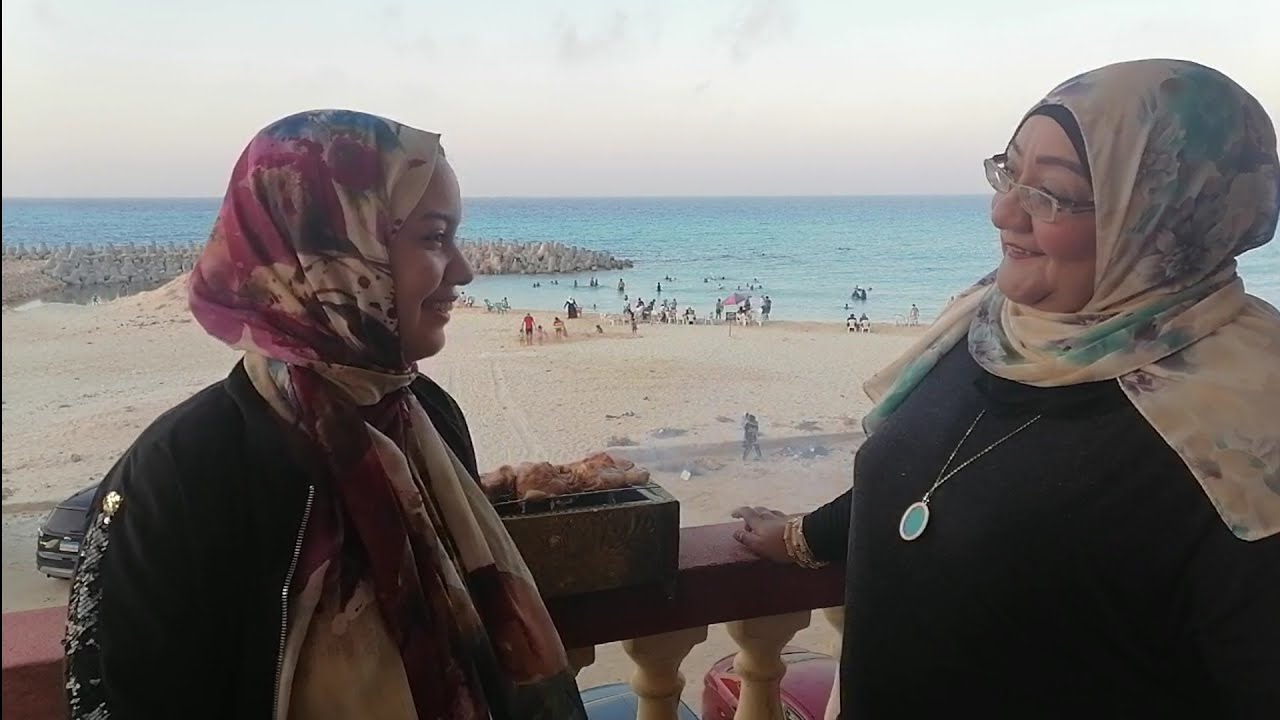 فطار على البحر وشوينا فراخ انا ضحى بنتى