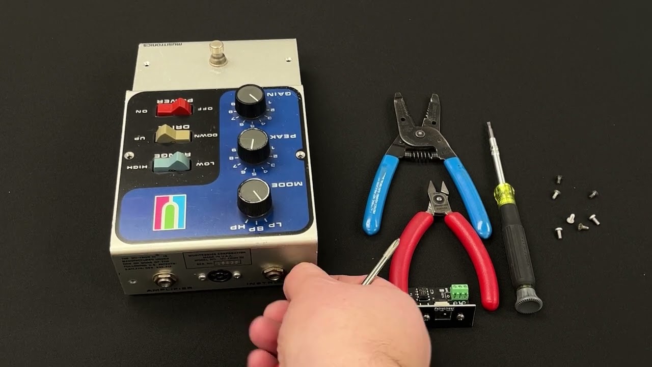 Installing the RetroLinear MUpower Musitronics Mutron III DC Adapter