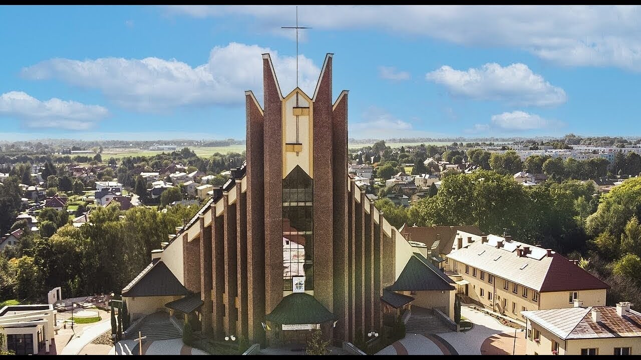 Sanktuarium św. Jana Pawła II - Parafia św. Piotra i św. Jana z Dukli w Krośnie