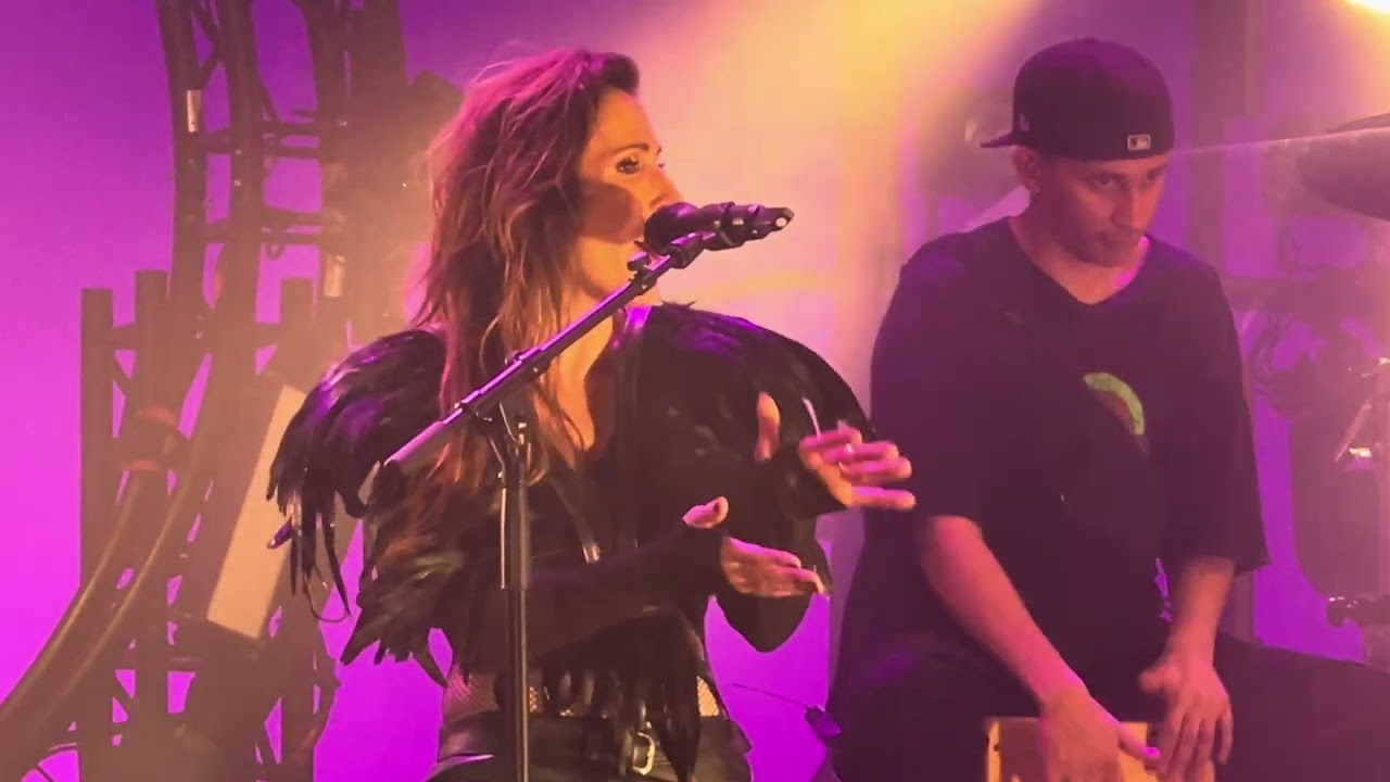 Malú - Desaparecer | Directo Tour A Todo Sí (2024)