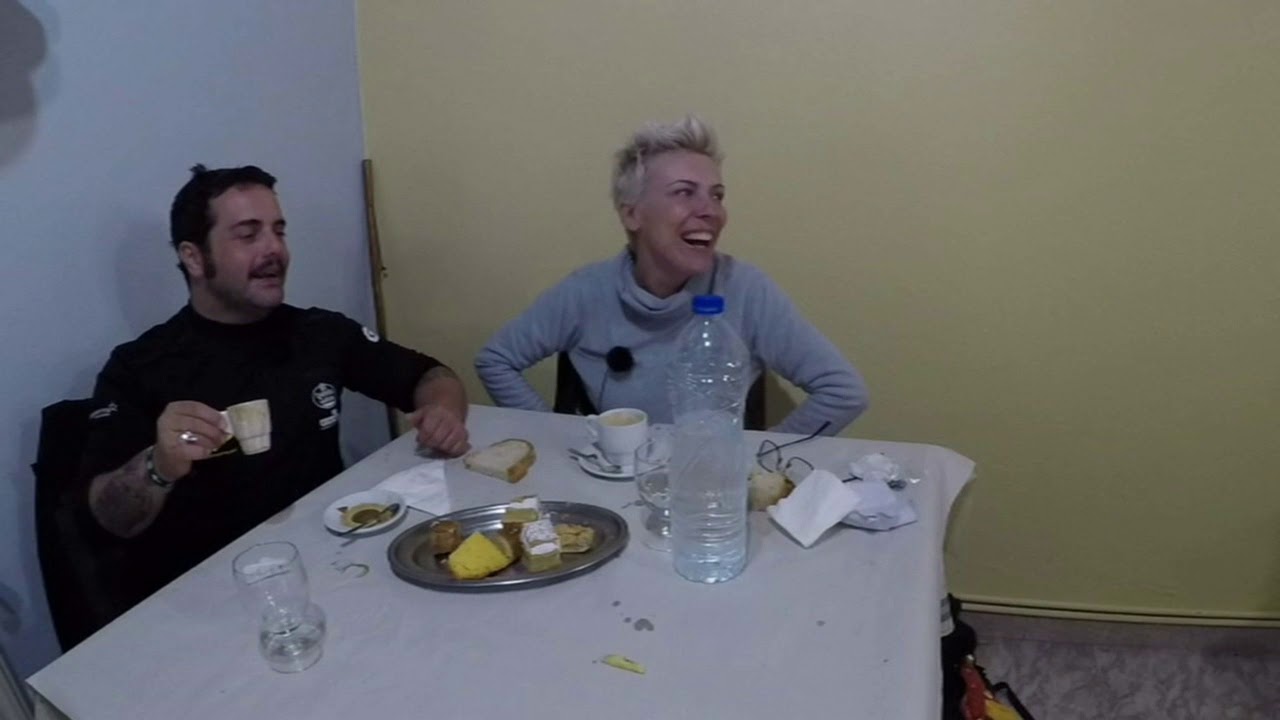 As imitacións de David Perdomo non deixan a Susana Seivane tomar o café tranquila