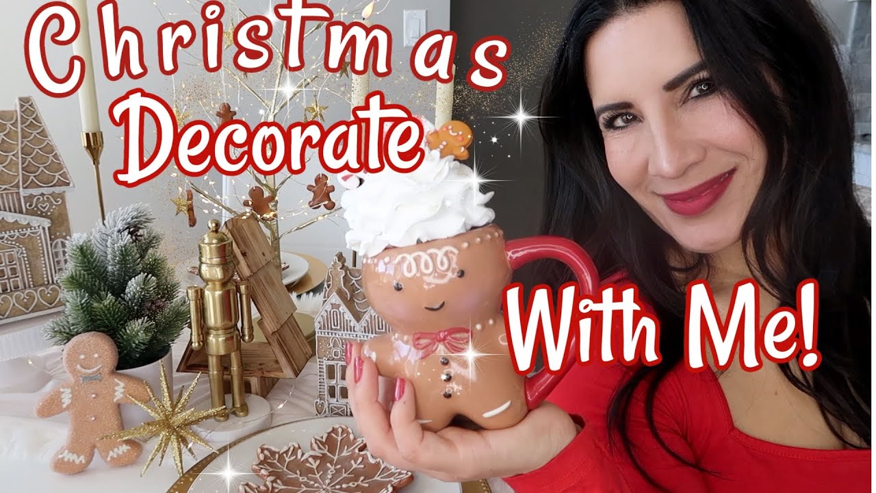 AMAZING CHRISTMAS GINGERBREAD KITCHEN! DECORATE WITH ME!