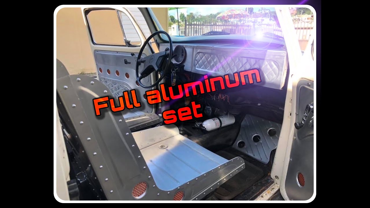 Bomber Seats and custom dash  VW Beetle 1973