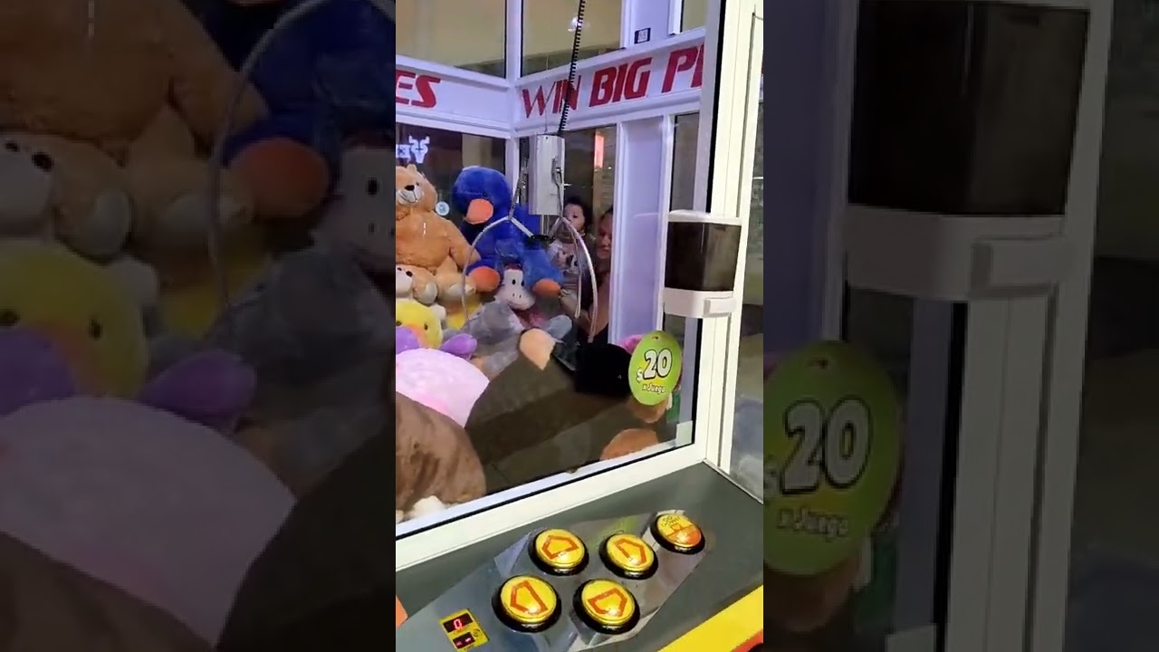 CAZANDO PELUCHE GIGANTE EN MAQUINA XTREME DE MUÑELOCOS #32