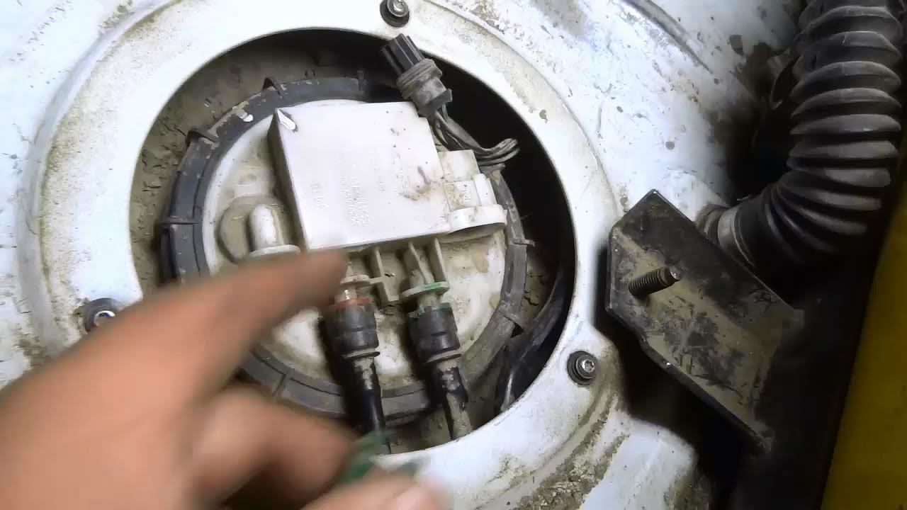 COMO REEMPLAZAR BOMBA DE COMBUSTIBLE RENAULT KANGOO PLATINA K4M
